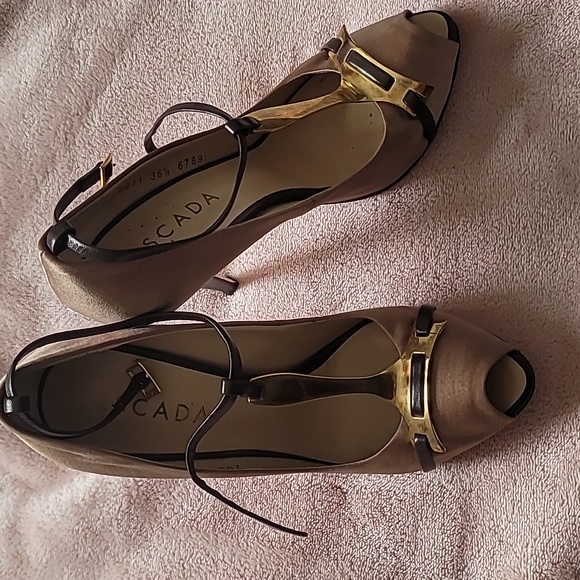 Sz 6.5 Escada peep toe champagne silk - Picture 2 of 6